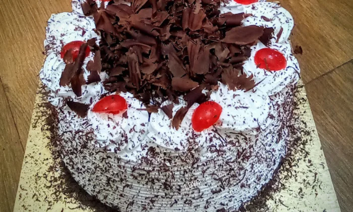 Let's Bakez Your Cake